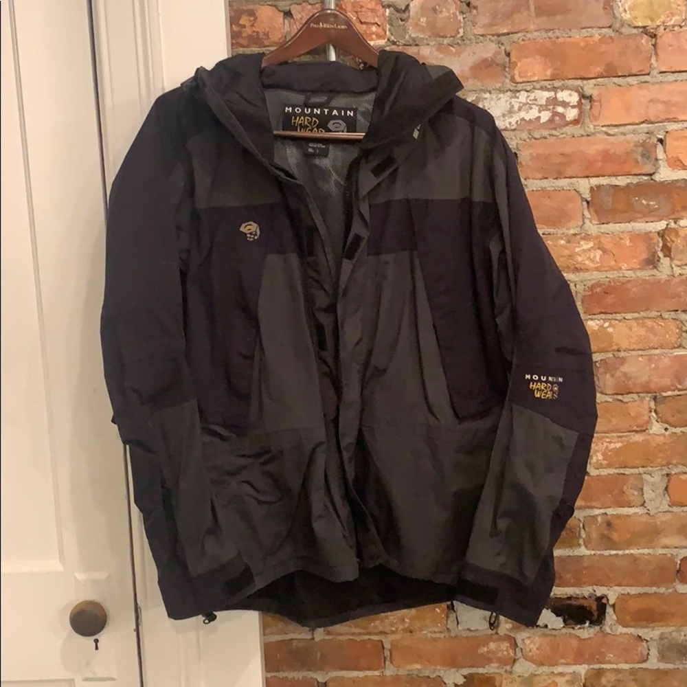 Mountain Hardware men’s jacket